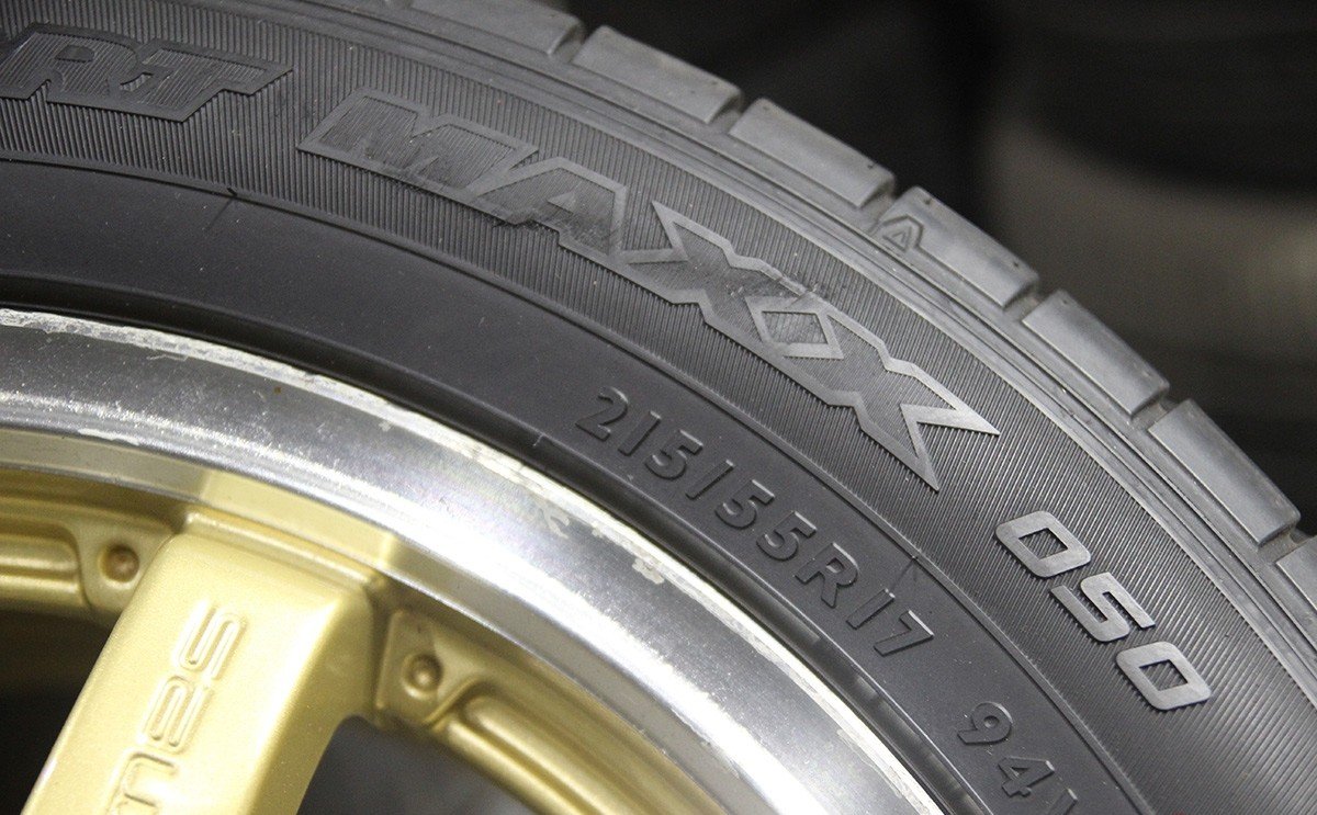

Шины Dunlop SP Sport Maxx 050 255/40R19 96Y Run-Flat летняя, SP Sport Maxx 050 255/40R19 96Y Run-Flat летняя