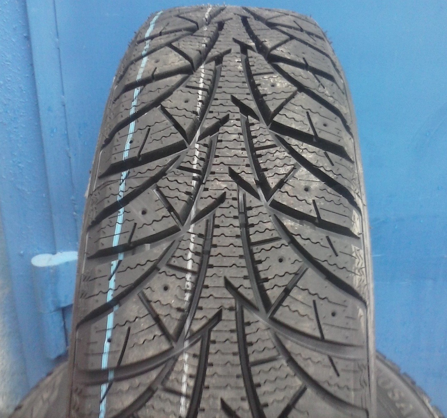 

Автомобильные шины Rosava Snowgard 215/60R16 95T, Snowgard 215/60R16 95T