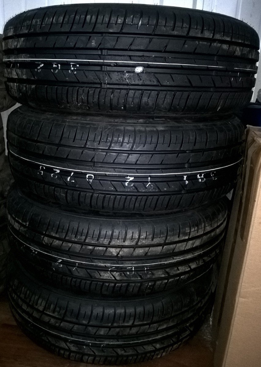

Летняя шина Dunlop SP Sport FM800 225/55R18 98H, SP Sport FM800 225/55R18 98H Летняя