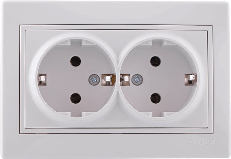 

Розетка Lezard Mira 701-0202-127