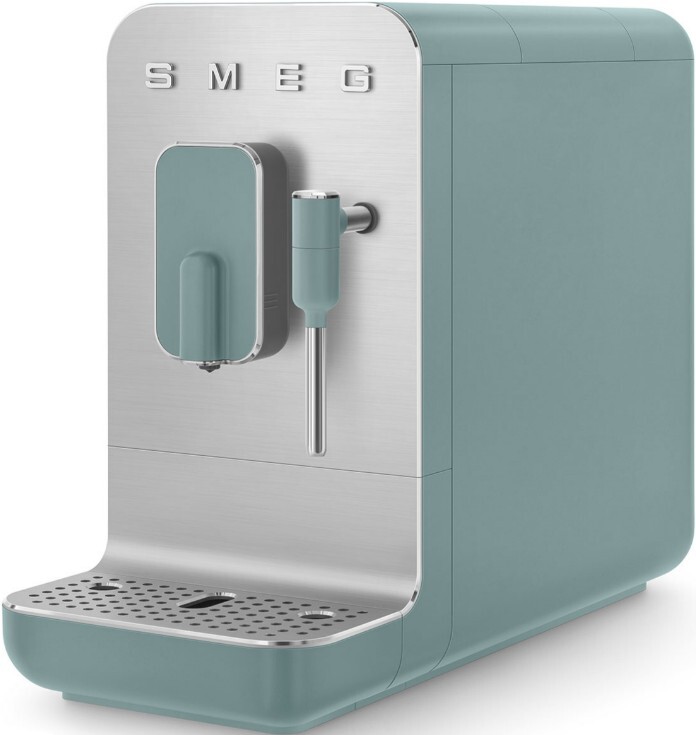 

Кофемашина Smeg BCC02EGMEU