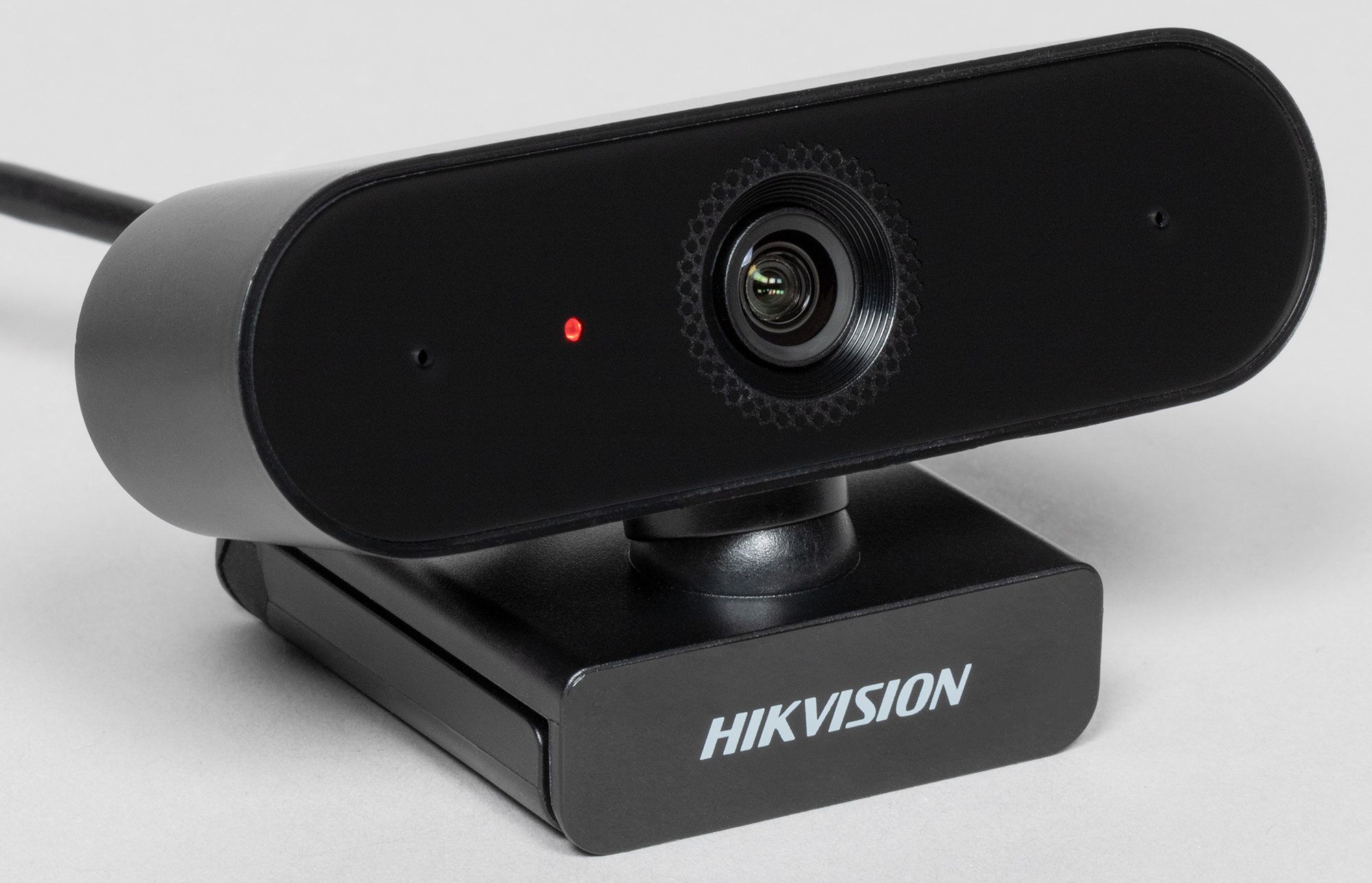 

Web-камера Hikvision DS-U04P 4Mpix USB2.0 с микрофоном черный