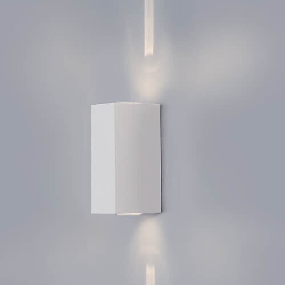 

Уличный настенный светильник ITALLINE IT01-A150/2 White
