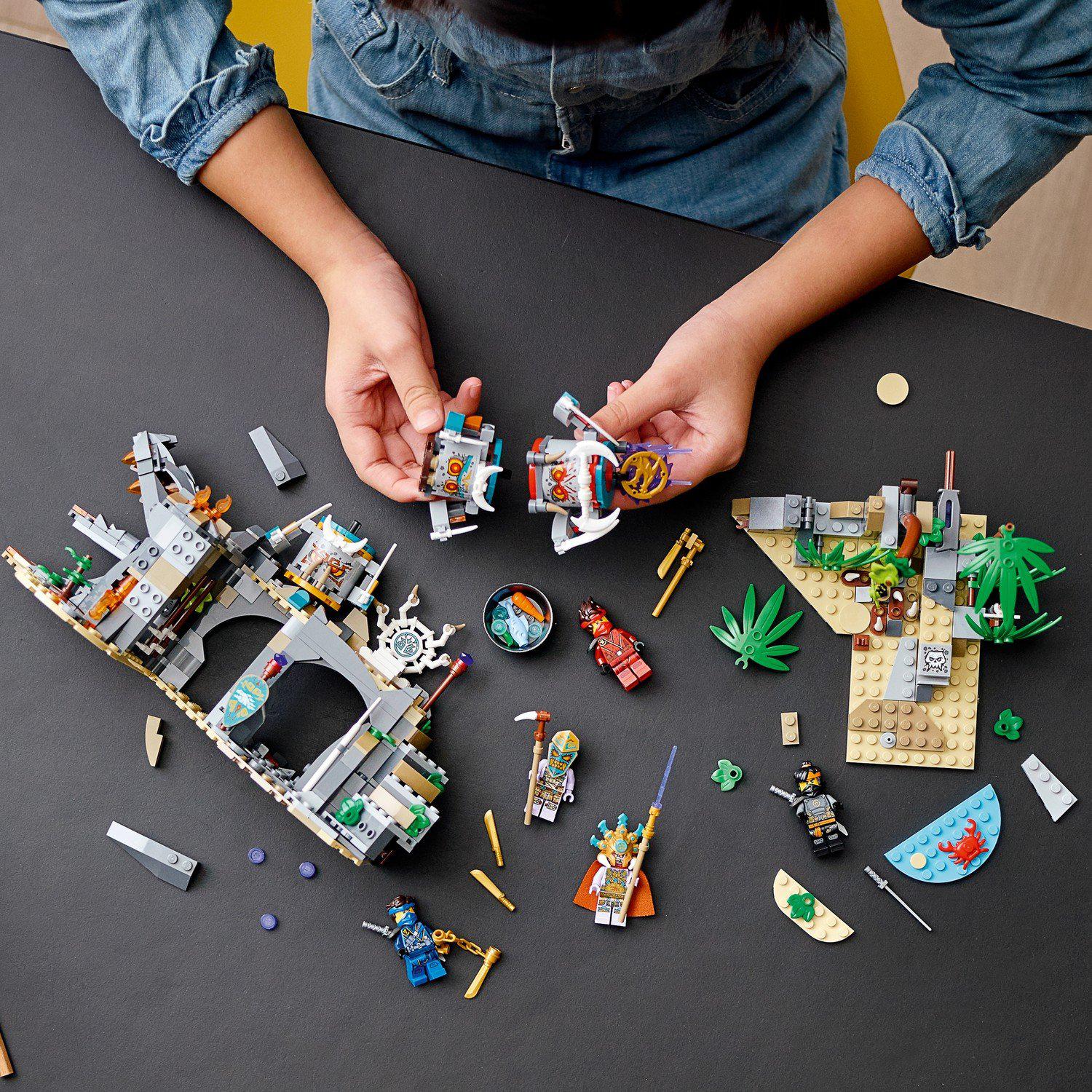 

Конструктор LEGO NINJAGO Деревня Хранителей [71747], Конструктор LEGO NINJAGO Деревня Хранителей 71747