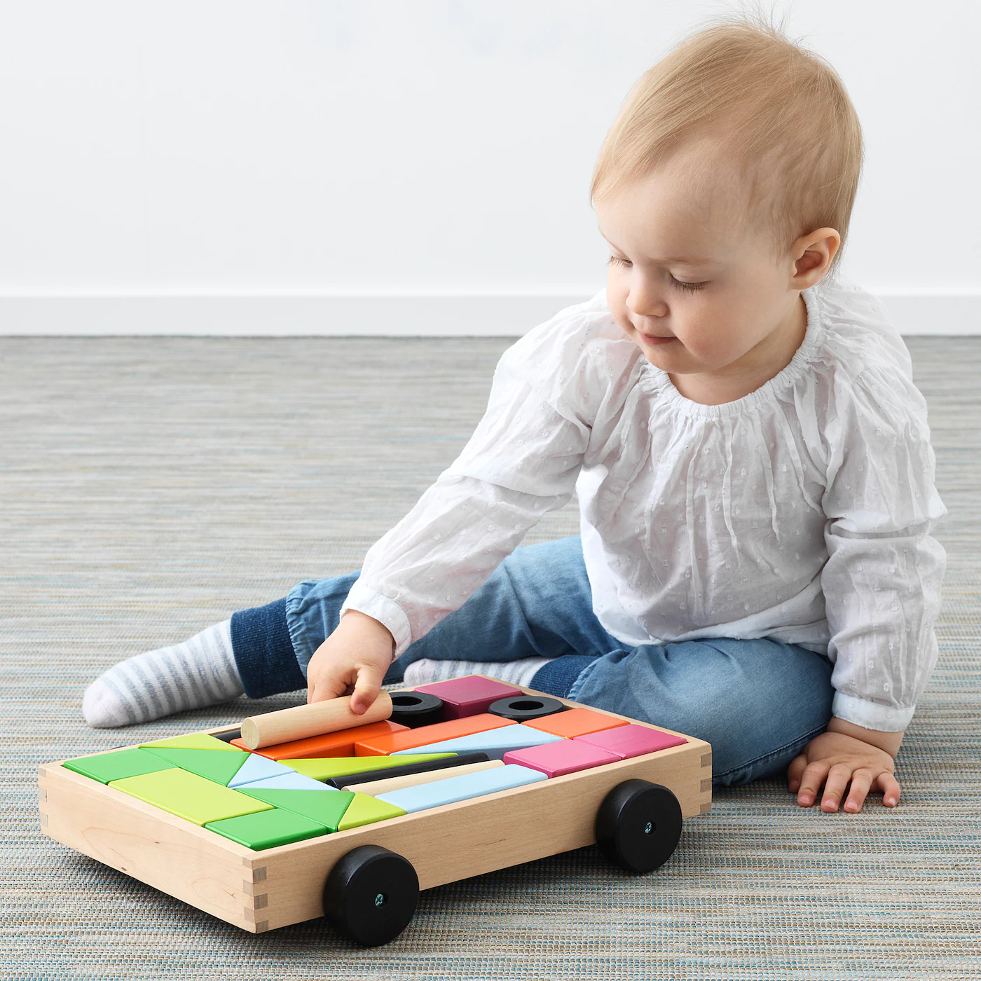 

Развивающая игрушка IKEA Мула 24 кубика с тележкой [604.521.31], Мула 24 кубика с тележкой