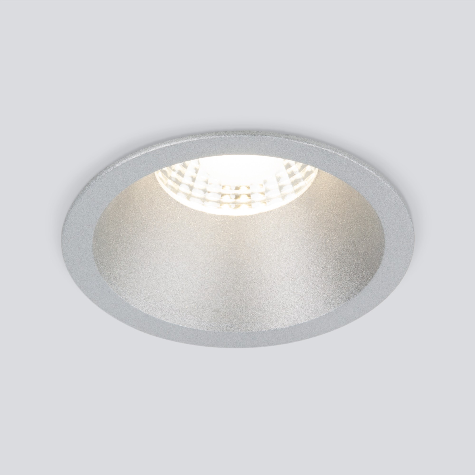 

Встраиваемый точечный светильник Elektrostandard 15266/LED 7W 4200K SL серебро