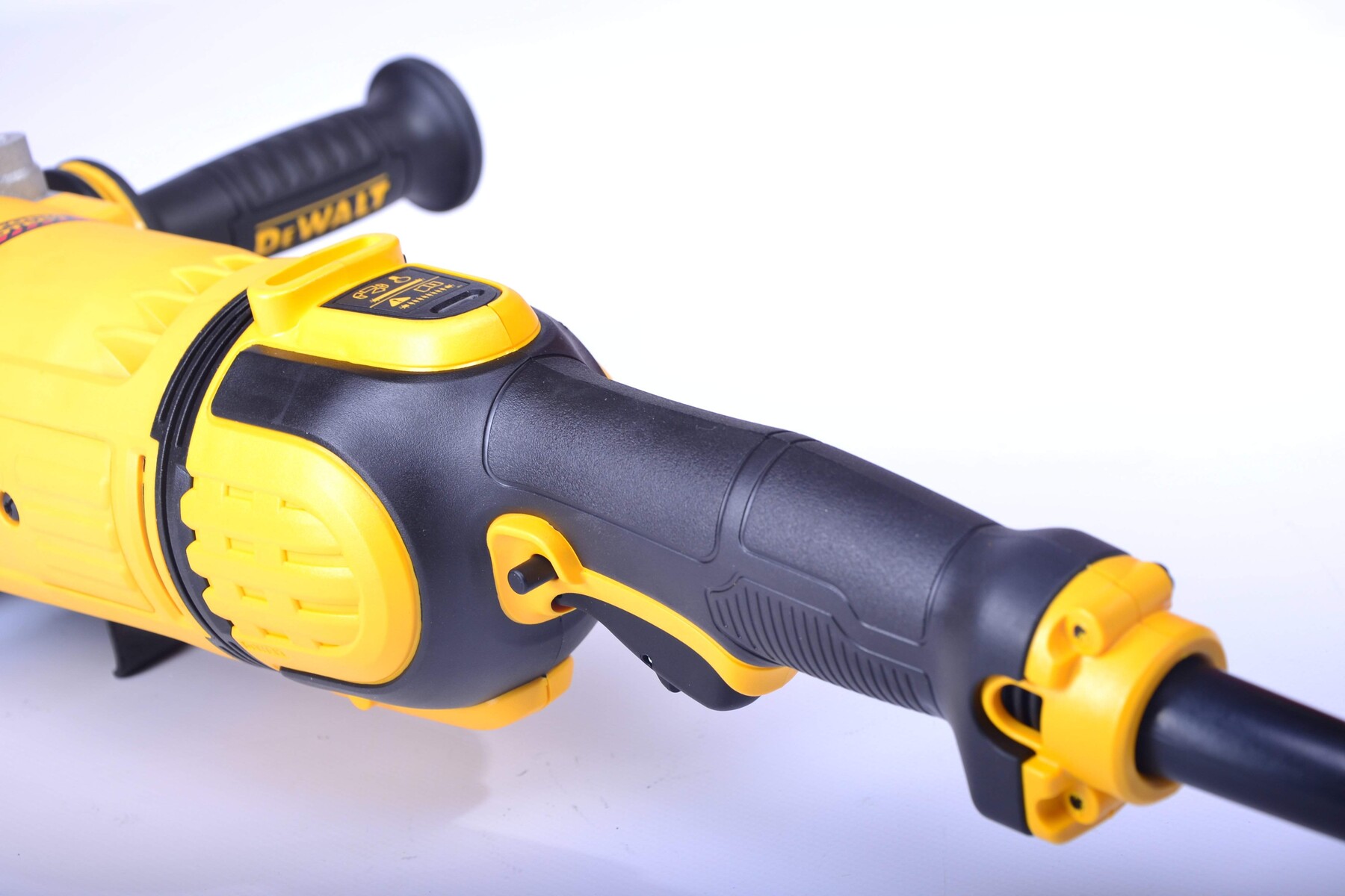 

Профессиональная угловая шлифмашина DeWalt DWE4579-QS, DWE4579