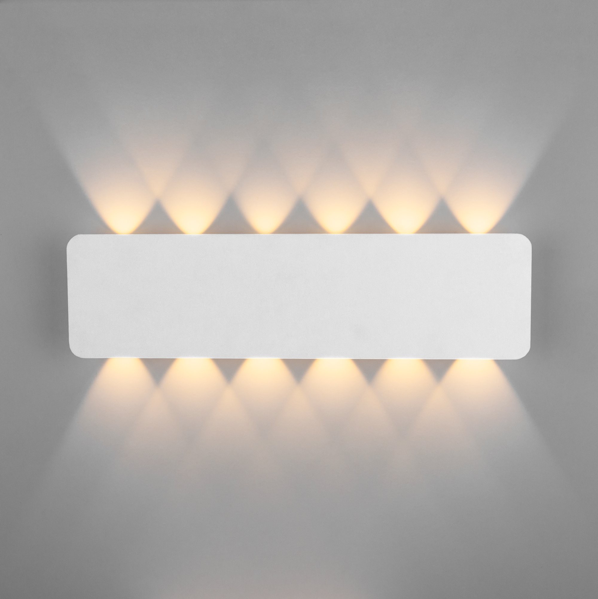 

Бра Eurosvet 40139/1 LED 12W белый