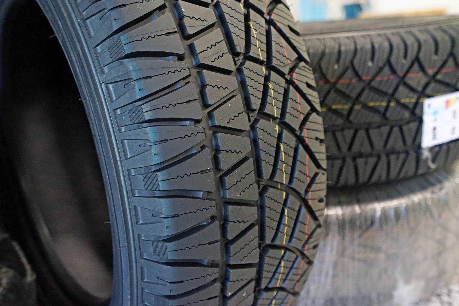 

Автомобильные шины Michelin Latitude Cross 225/65R17 102H, Latitude Cross 225/65R17 102H