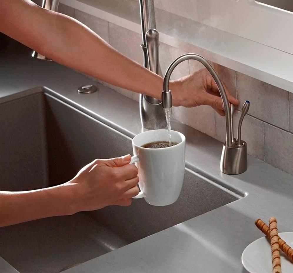 

Система мгновенного кипячения воды InSinkErator AquaHot F-HC1100BR матовая сталь, AquaHot F-HC1100BR