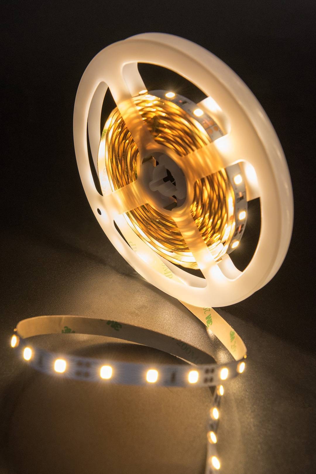 

SWG Лента светодиодная стандарт 2835, 60 LED/м, 6,3 Вт/м, 12В , IP20, Цвет: Теплый белый [SWG260-12-6.3-WW], Светодиодная лента SWG Лента светодиодная стандарт 2835, 60 LED/м, 6,3 Вт/м, 12В , IP20, Цвет: Теплый белый SWG260-12-6.3-WW