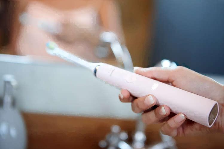 

Электрическая зубная щетка Philips Sonicare DiamondClean [HX9368/35], Sonicare 3 Series gum health