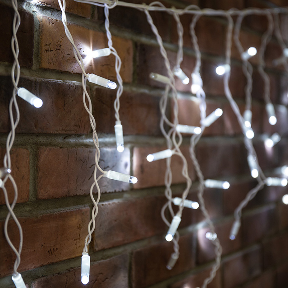 

Новогодняя гирлянда Neon-night Айсикл 2.4x0.6 м 88 LED с эффектом мерцания белый провод белый [255-036], Гирлянда Айсикл (бахрома) светодиодный, 2,4х0,6м, эффект мерцания, белый провод, 220В, диоды БЕЛЫЕ,