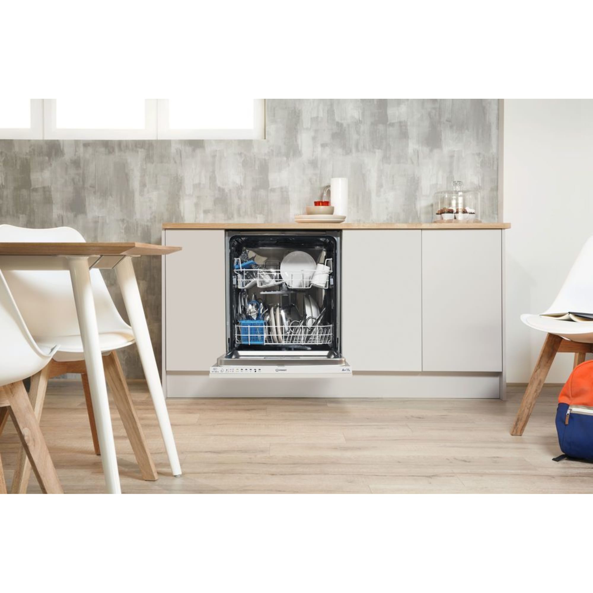 

Посудомоечная машина Indesit DIF 04B1 EU, DIF 04B1 EU
