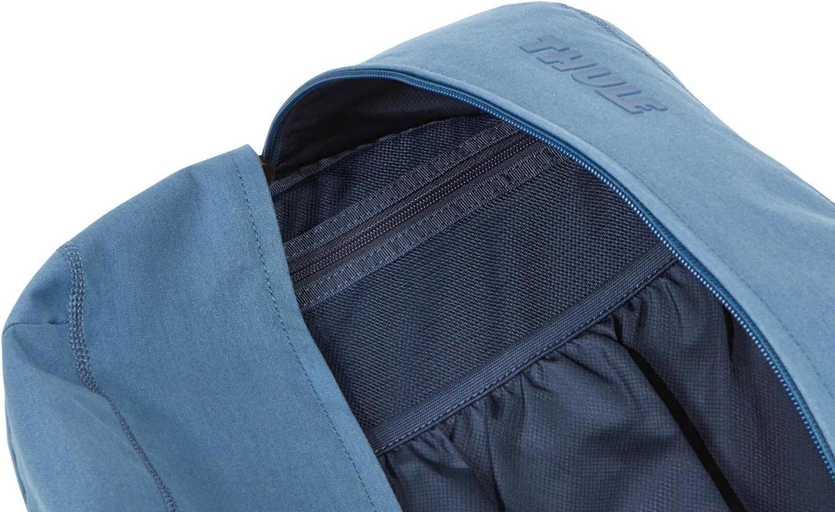 

Рюкзак для ноутбука Thule Vea 17 L голубой [TVIP115LNV], Рюкзак Thule Vea Backpack 17L (голубой)