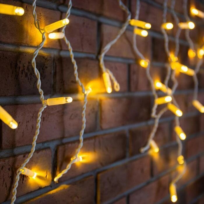 

Новогодняя гирлянда Neon-night Айсикл 1.8х0.5 м 48 LED белый провод теплый белый [255-026], Гирлянда Айсикл (бахрома) светодиодный, 1,8 х 0,5 м, белый провод, 220В, диоды тепло-белые