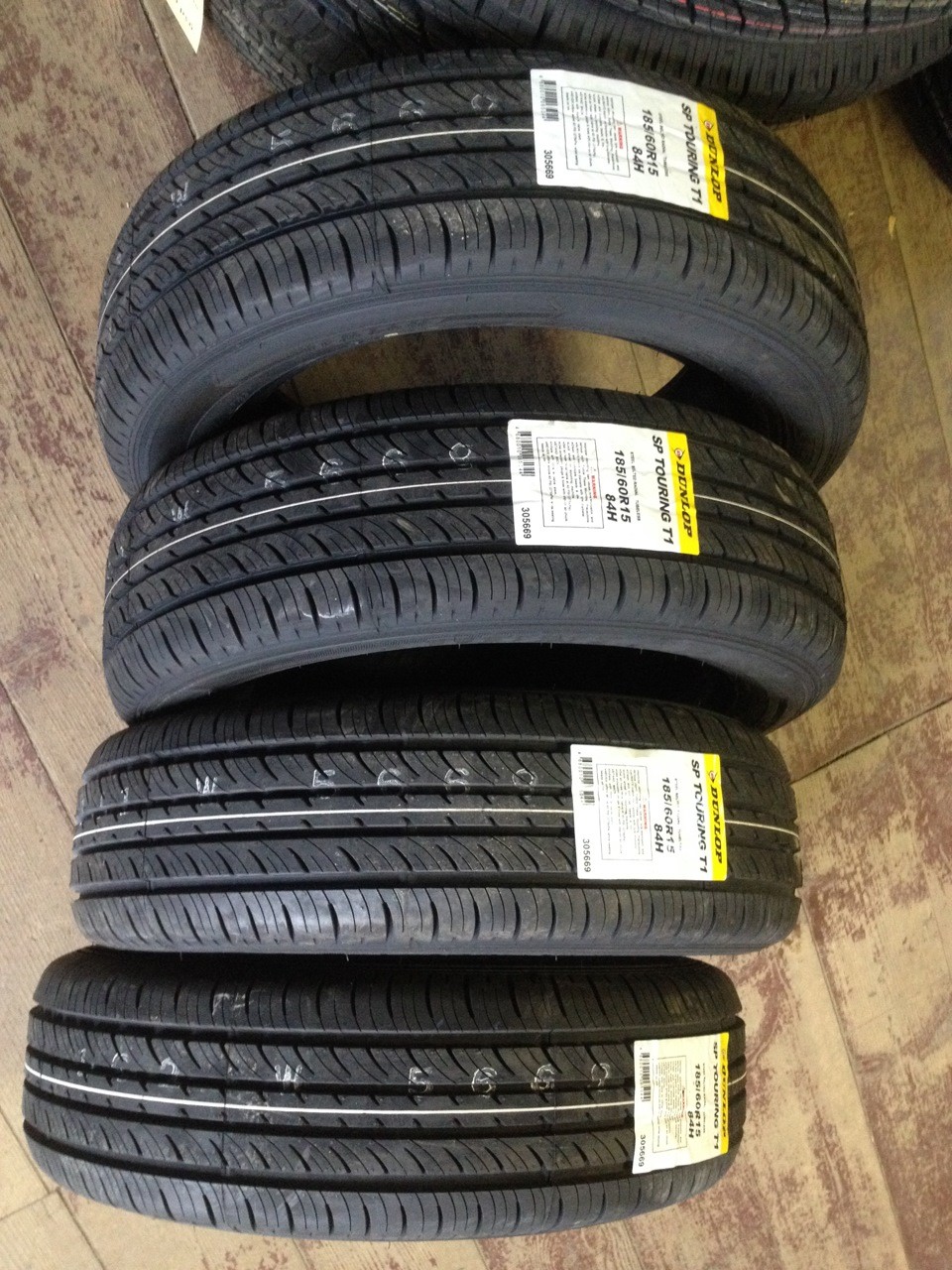 

Автомобильные шины Dunlop SP Touring T1 195/65R15 91T, SP Touring T1 195/65R15 91T