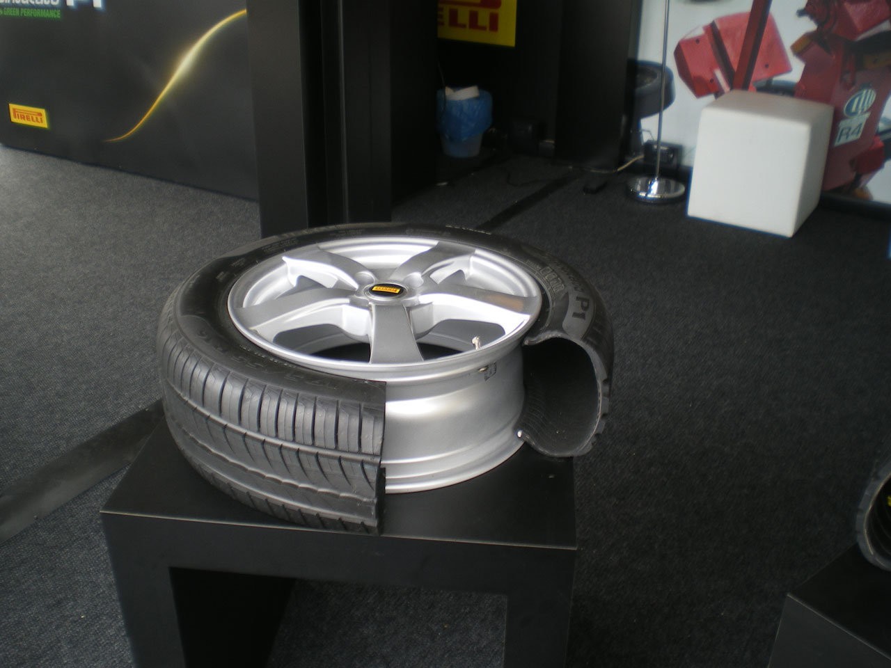 

Автомобильные шины Pirelli Cinturato P1 185/65R14 86H, Cinturato P1 185/65R14 86H