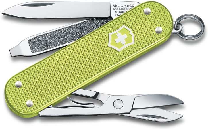 

Туристический нож Victorinox перочинный Classic Lime Twist 58мм 7функц. [0.6221.241G], Мультитул Victorinox 0.6221.241G (лаймовый)