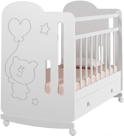 

Детская кроватка VDK Sweet Bear колесо-качалка и ящик белый