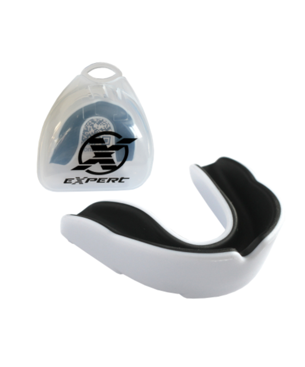 

Боксерская капа детская Fight Expert Karate MGX-003 bw с футляром белый/черный, Karate MGX-003 bw с футляром детская