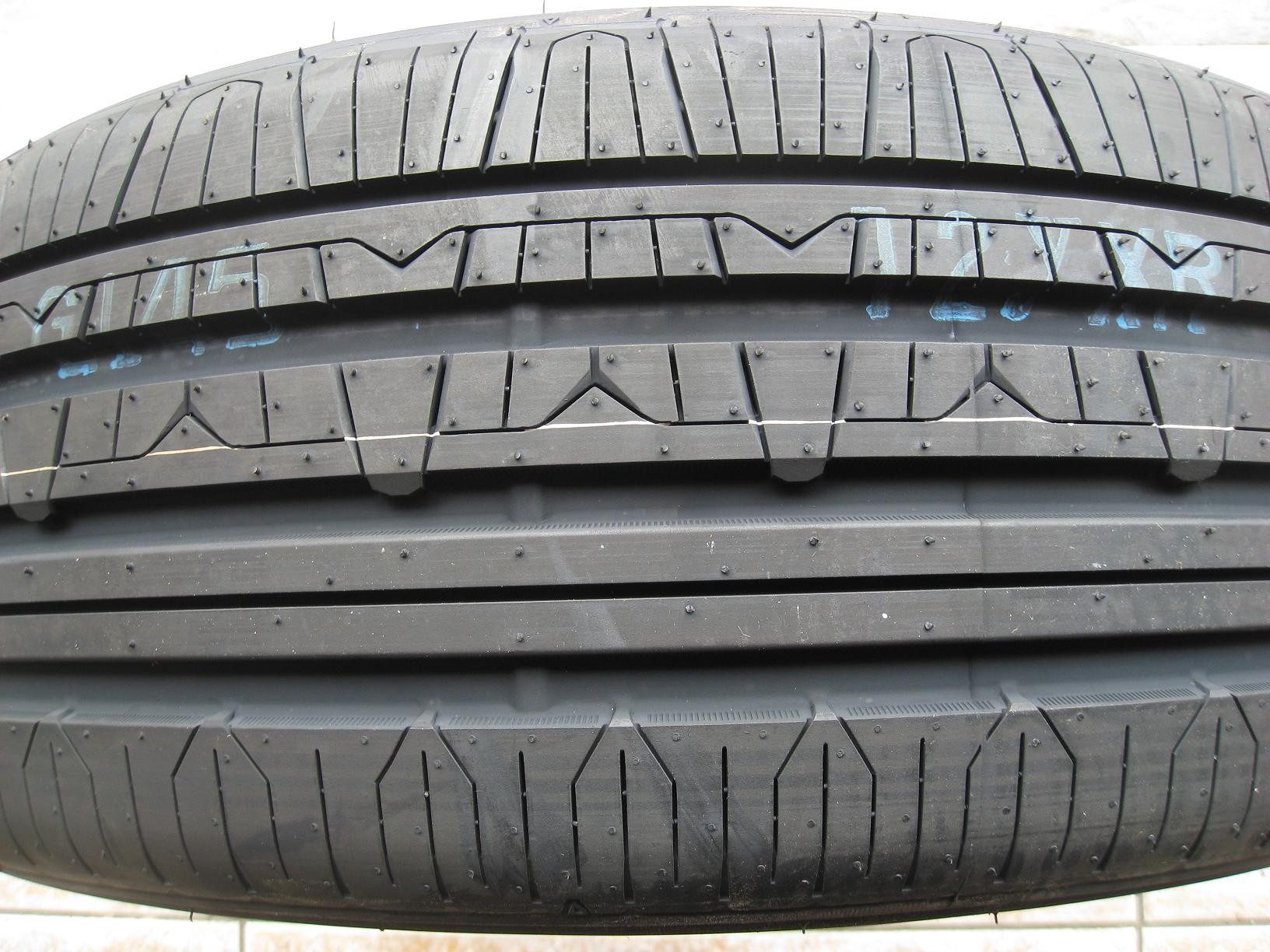 

Шины Nitto NT830 215/55R16 97Y, NT830 215/55R16 97Y