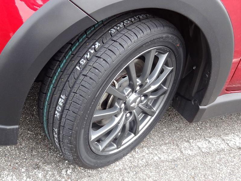 

Шины Roadstone CP672 215/65R15 96H, CP672 215/65R15 96H