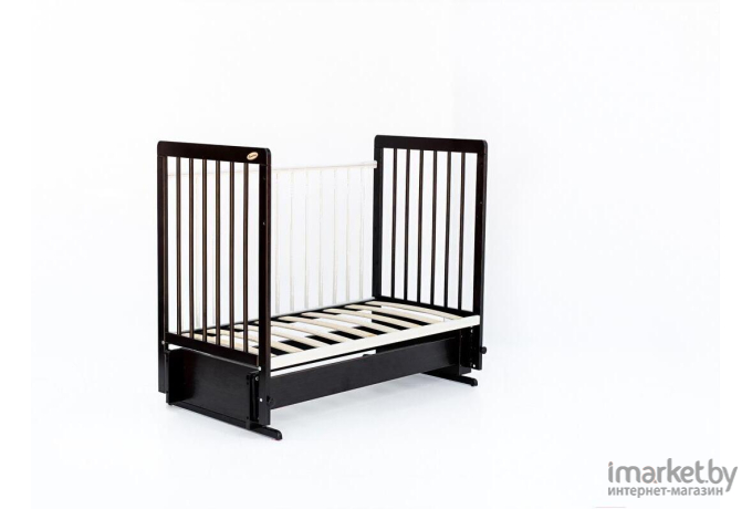 Классическая детская кроватка Bambini Euro Style М 01.10.05 (темный орех/слоновая кость)
