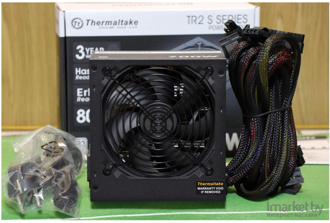 Блок питания компьютера Thermaltake TR2 S 700W TRS-0700P-2