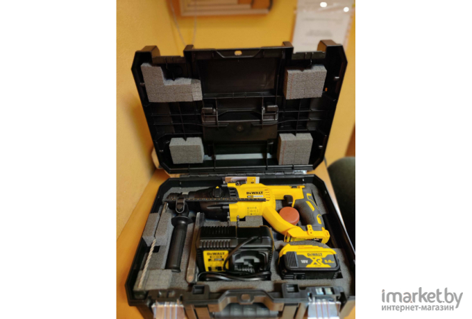 Профессиональный перфоратор DeWalt DCH133N-XJ