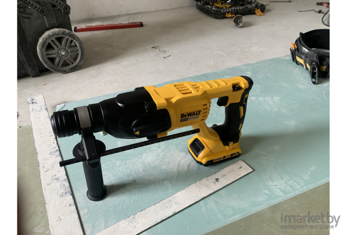 Профессиональный перфоратор DeWalt DCH133N-XJ