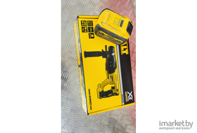 Профессиональный перфоратор DeWalt DCH133N-XJ