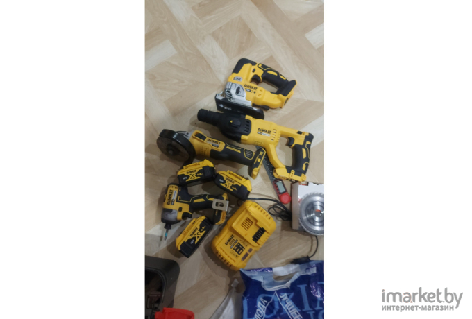 Профессиональный перфоратор DeWalt DCH133N-XJ