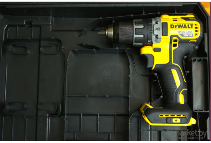 Дрель-шуруповерт DeWalt DCD791NT