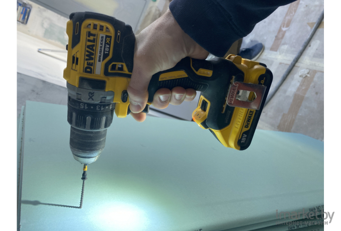 Дрель-шуруповерт DeWalt DCD791NT