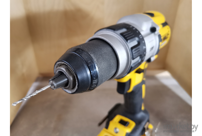 Дрель-шуруповерт DeWalt DCD996NT