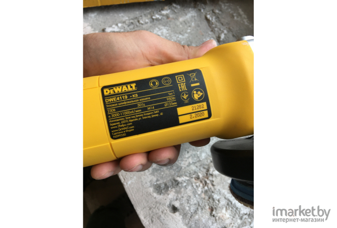 Угловая шлифмашина DeWalt DWE4119