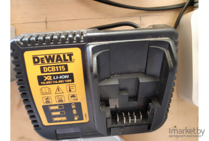 Зарядное устройство DeWalt DCB115