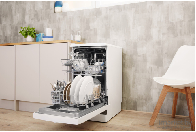 Посудомоечная машина Indesit DSFE 1B10 A