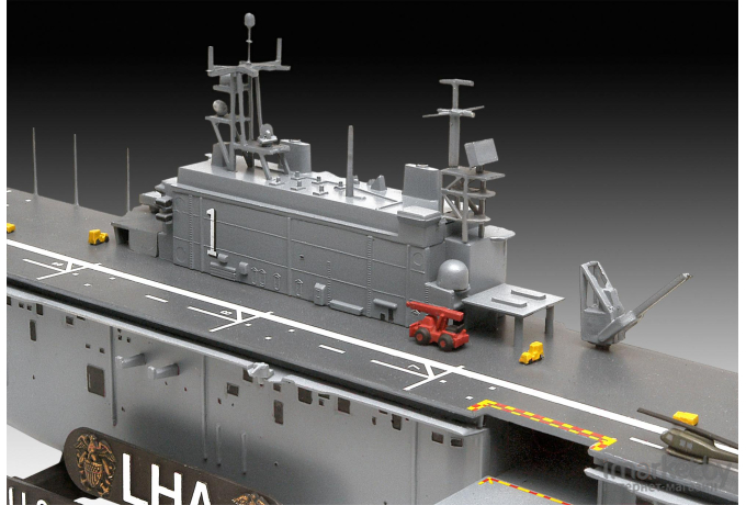 Сборная модель Revell Десантный корабль USS Tarawa LHA-1 [5170]