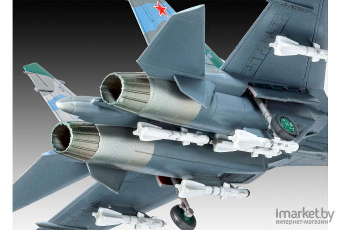 Сборная модель Revell Многоцелевой советский истребитель Су-27 Flanker [03948]