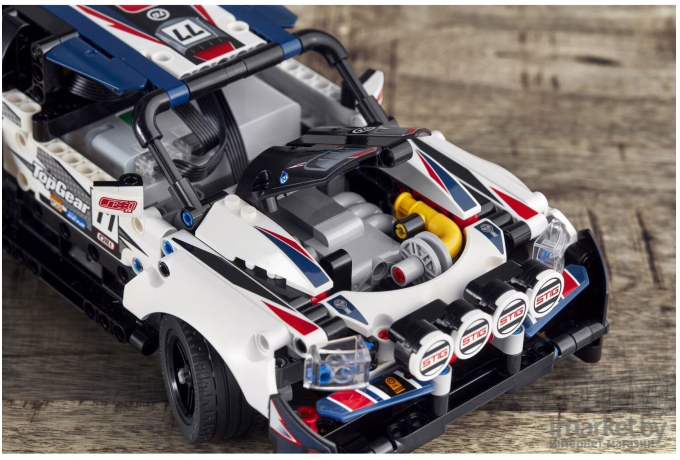 Конструктор LEGO TECHNIC Гоночный автомобиль Top Gear на управлении [42109]