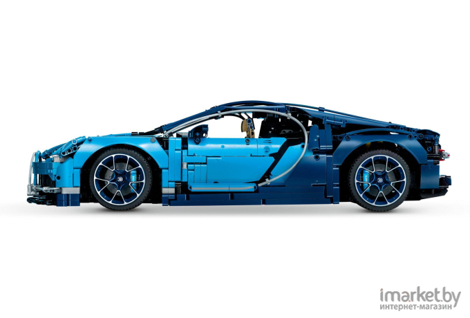 Конструктор LEGO Technic Bugatti Chiron [42083]