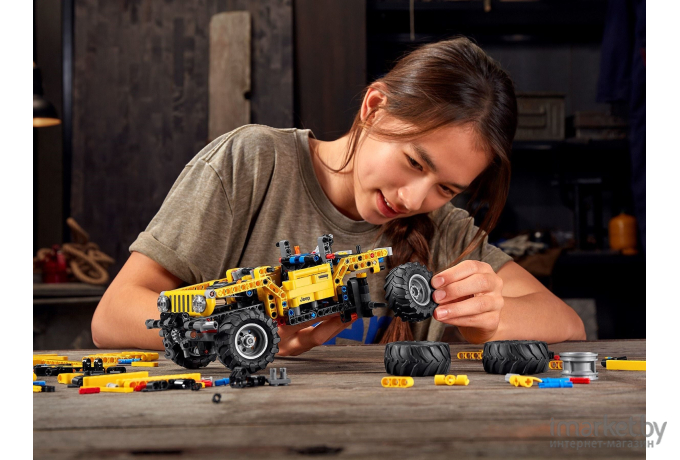 Конструктор LEGO TECHNIC Джип Jeep Wrangler [42122]