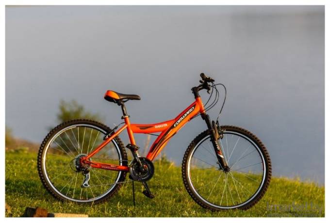 Велосипед Forward Dakota 26 2.0 D 2022 р 16.5 белый/оранжевый [RBK22FW26603]