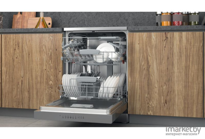 Посудомоечная машина Hotpoint-Ariston HFC 3C26 CW X