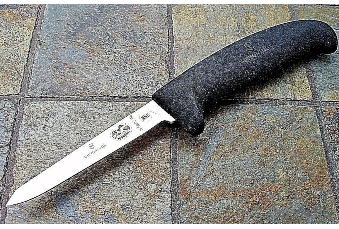 Кухонный нож Victorinox Fibrox для птицы 80мм черный [5.5903.08M]