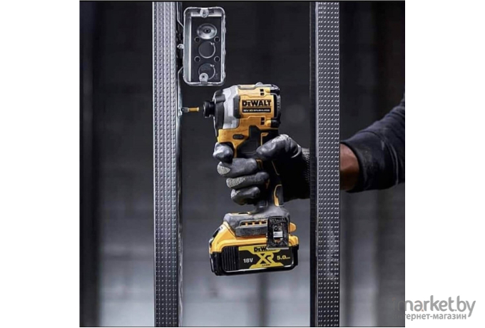 Шуруповерт DeWalt DCF850N