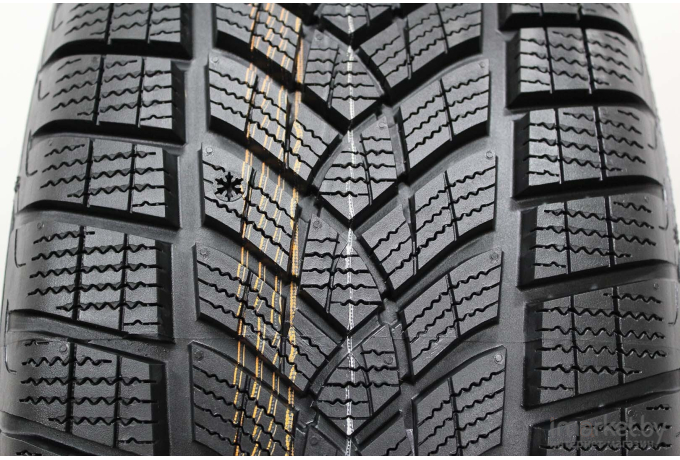 Автомобильные шины Goodyear UltraGrip Performance+ SUV 215/65R17 99V