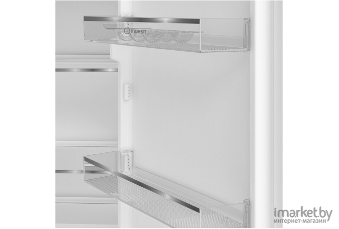 Холодильник Indesit IBD 18 белый